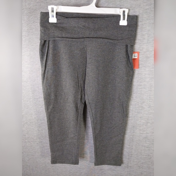 🎉 3/$20 Mossimo Fold Over Waistband Capri Leggings - Picture 2 of 7